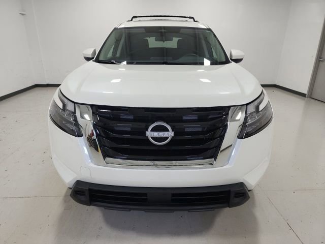 Used 2023 Nissan Pathfinder SV w/ SV Premium Package image 8