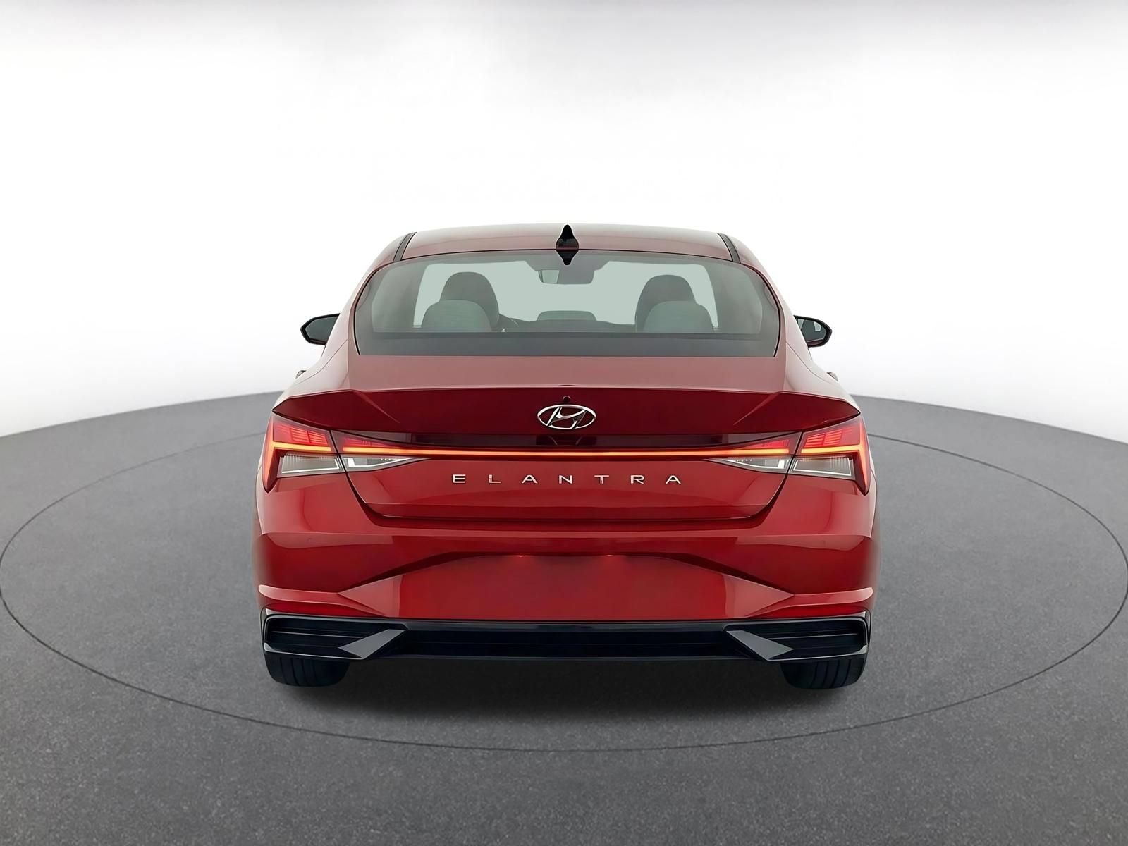 Used 2025 Hyundai Elantra Limited FWD image 7
