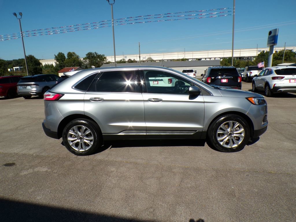 Used 2024 Ford Edge Titanium image 7
