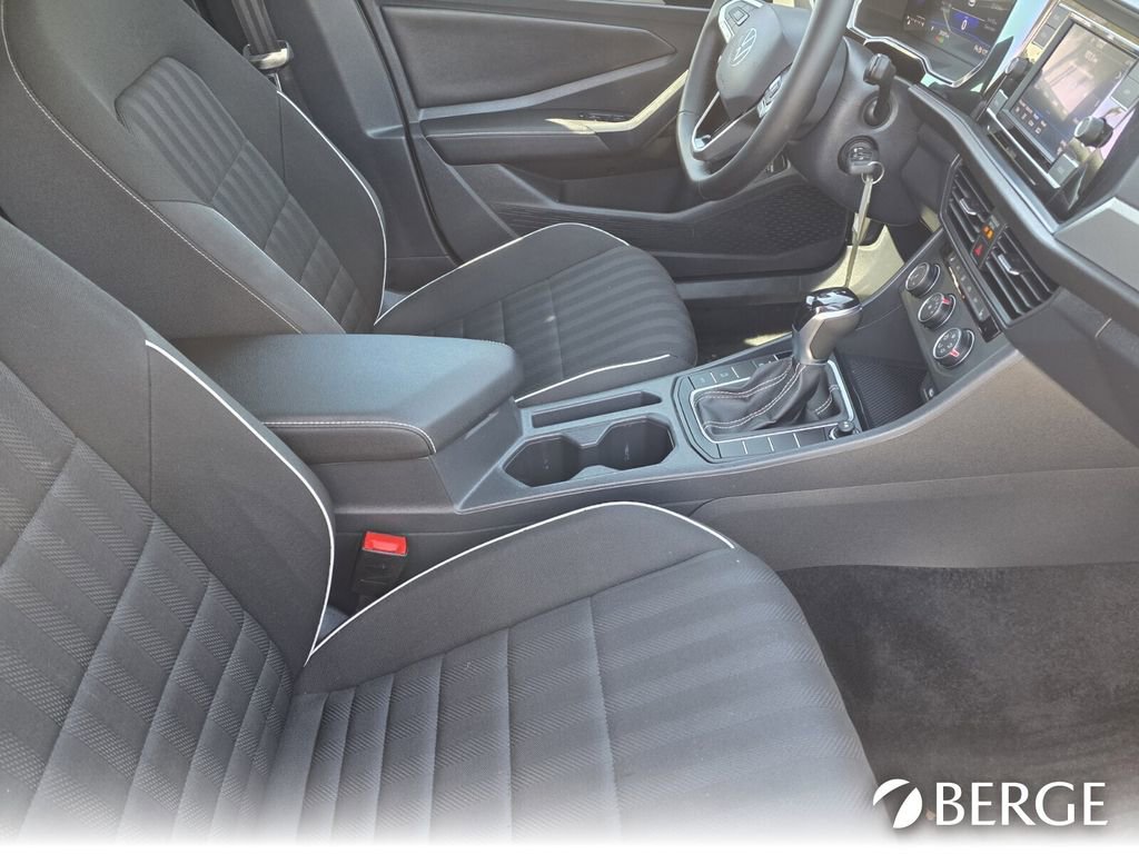Used 2024 Volkswagen Jetta Sport image 30