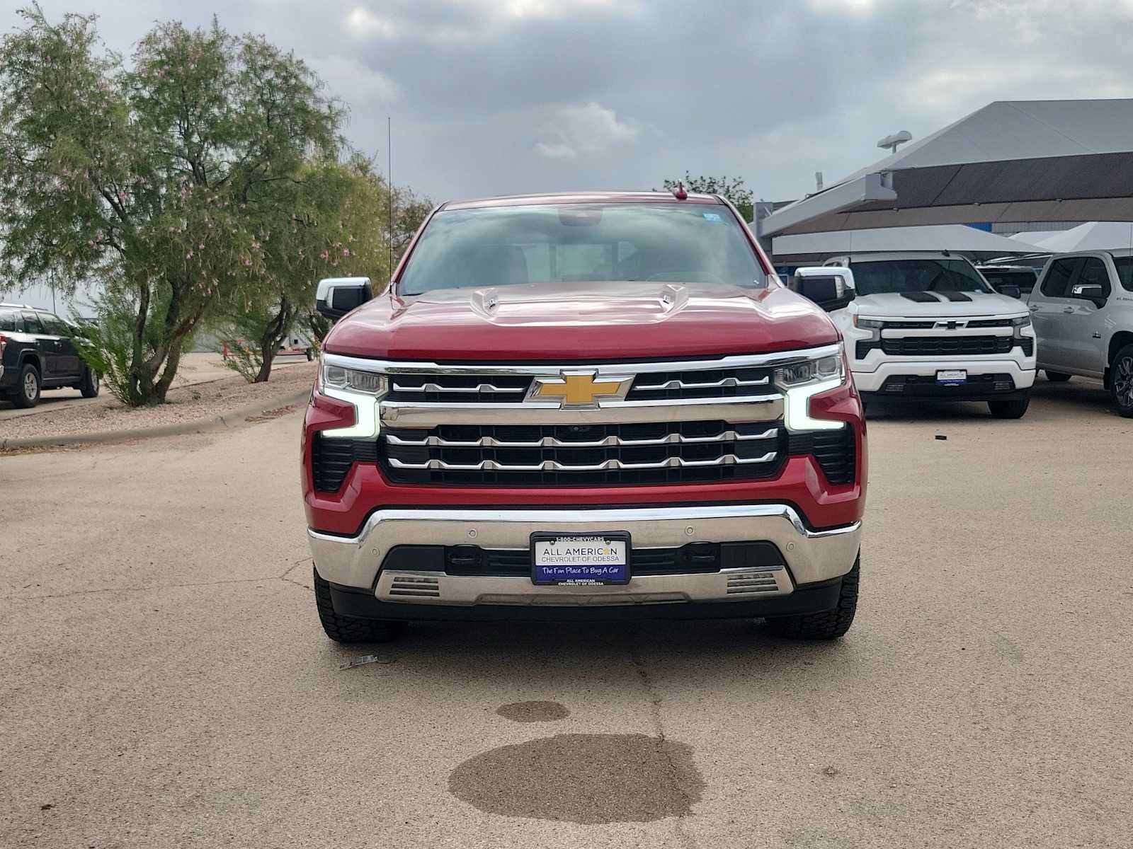 Used 2022 Chevrolet Silverado 1500 LTZ w/ LTZ Premium Package AWD/4WD image 3