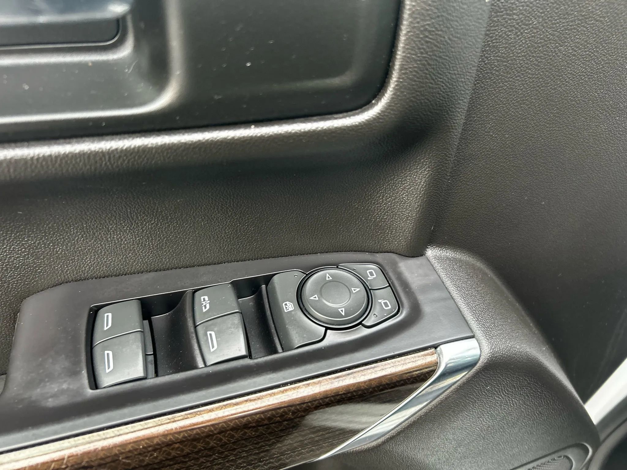 Used 2019 Chevrolet Silverado 1500 LT w/ All-Star Edition image 30