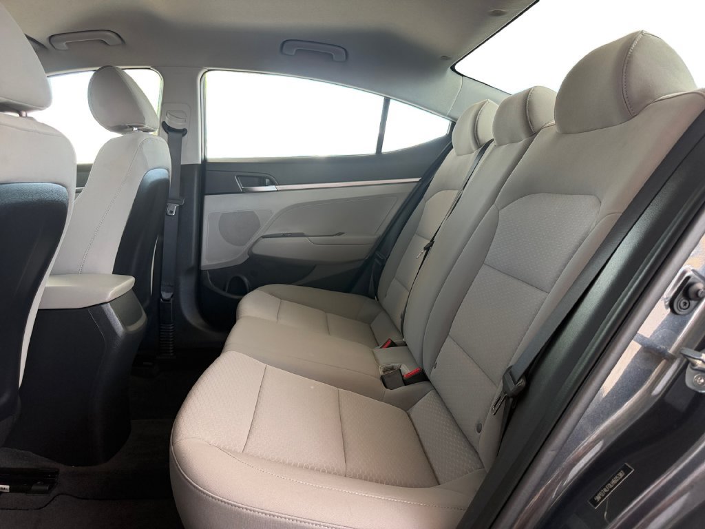 Used 2020 Hyundai Elantra SE FWD image 16