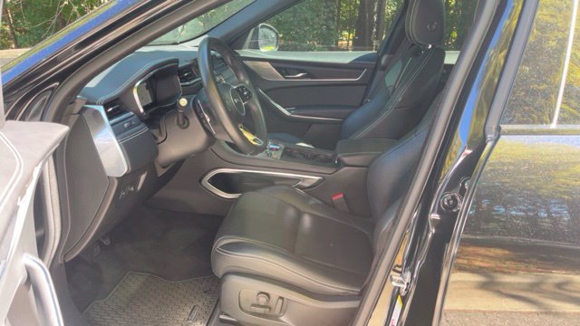 Certified 2024 Jaguar F-PACE R-Dynamic S AWD/4WD image 5