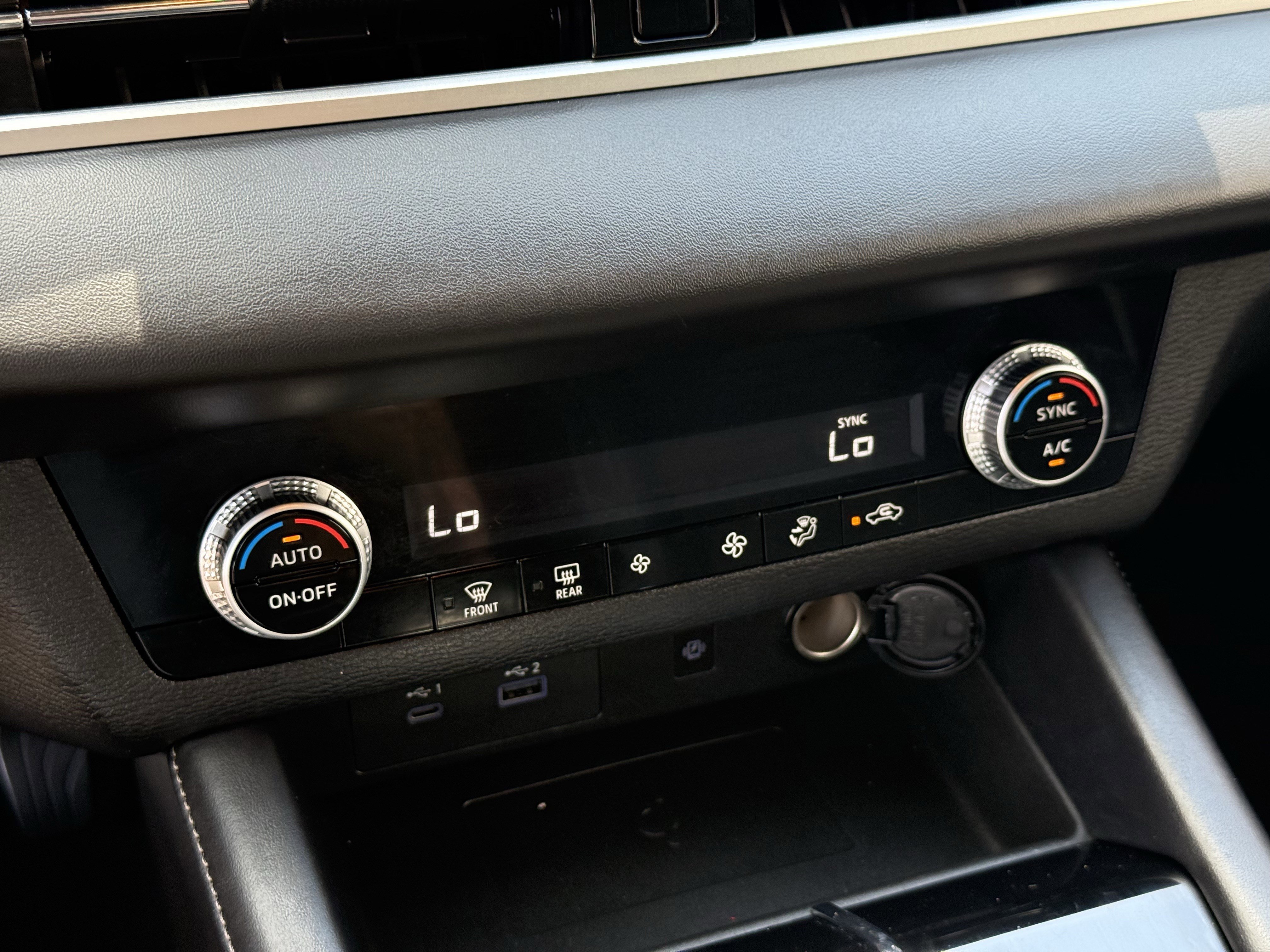 Used 2022 Mitsubishi Outlander SE image 22