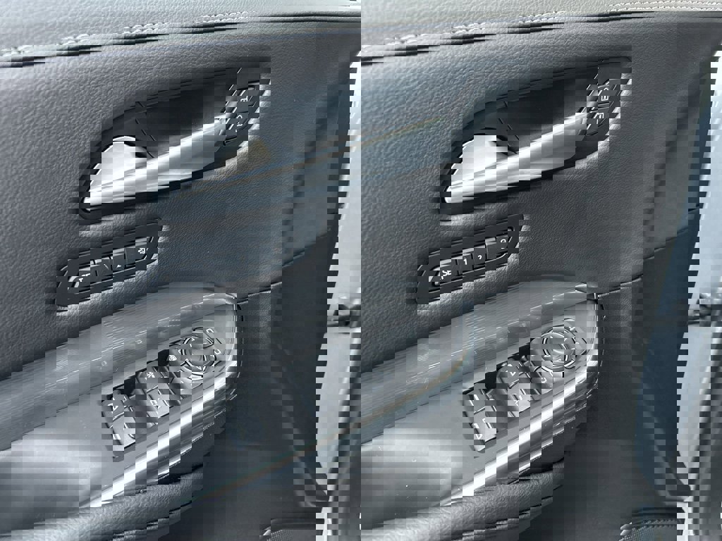 Used 2024 Cadillac XT4 Premium Luxury image 18