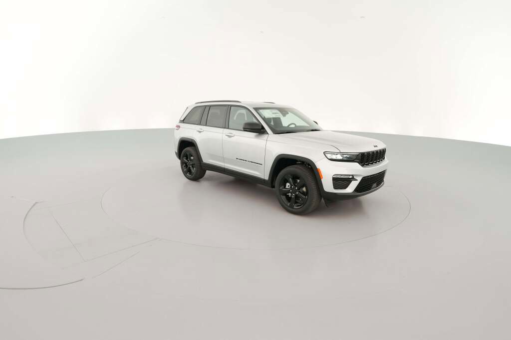 New 2025 Jeep Grand Cherokee Limited w/ Black Appearance Package image 16