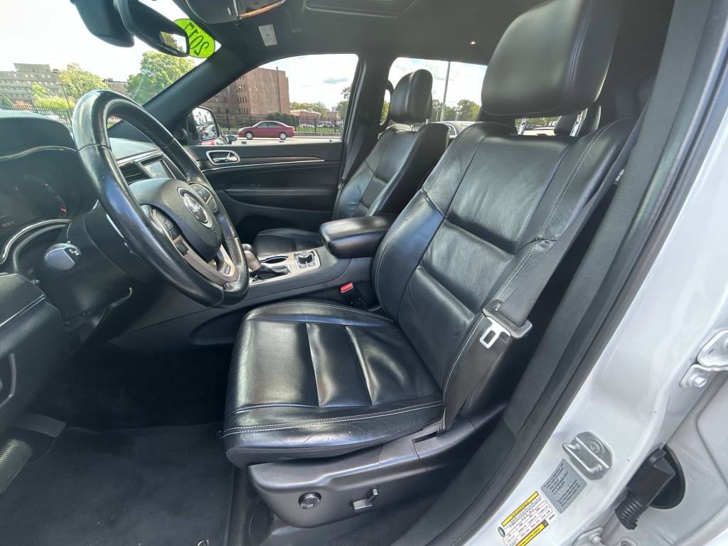 Used 2017 Jeep Grand Cherokee Limited image 19