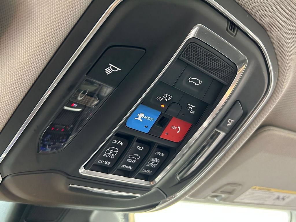 Used 2021 Jeep Grand Cherokee L Limited RWD image 27