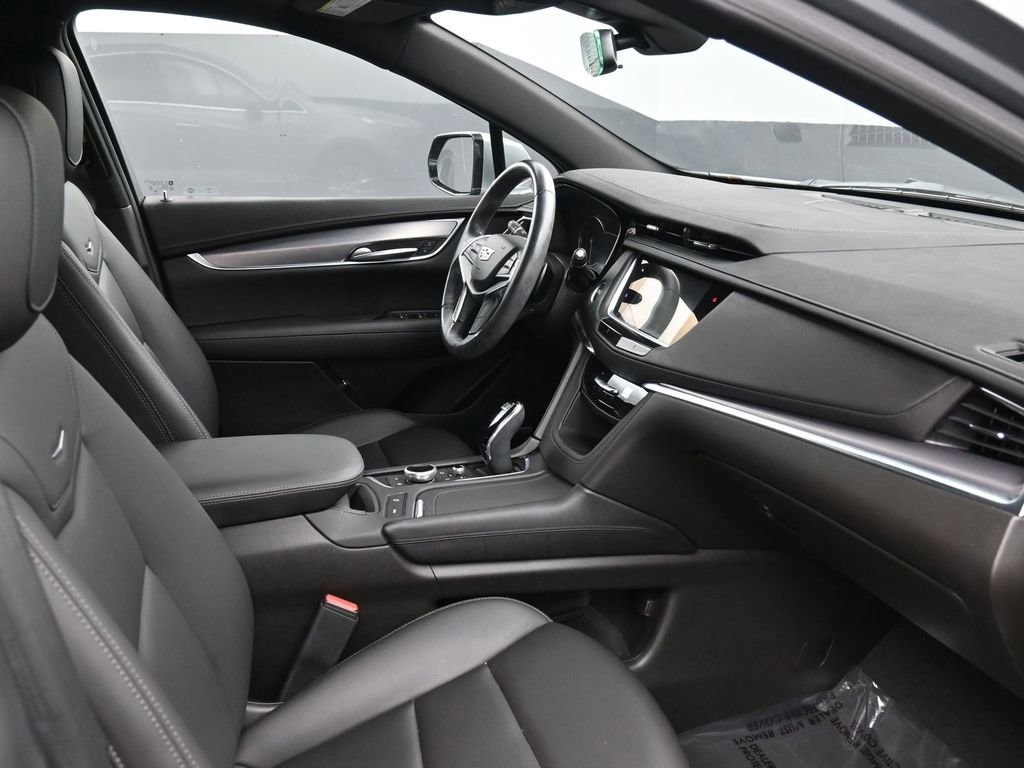Certified 2023 Cadillac XT5 Luxury image 2