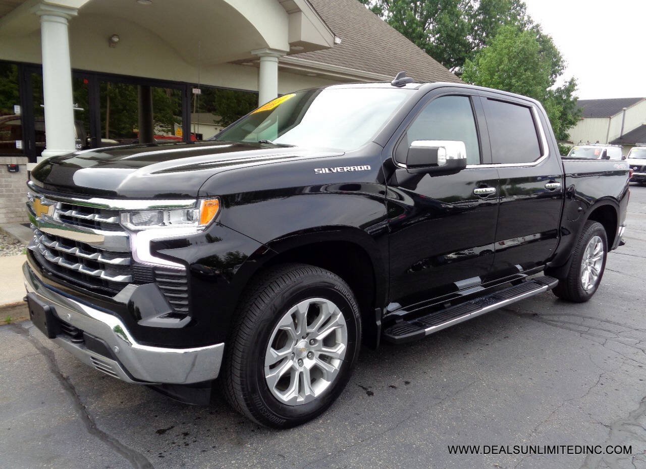 Used 2024 Chevrolet Silverado 1500 LTZ w/ LTZ Premium Package AWD/4WD image 1