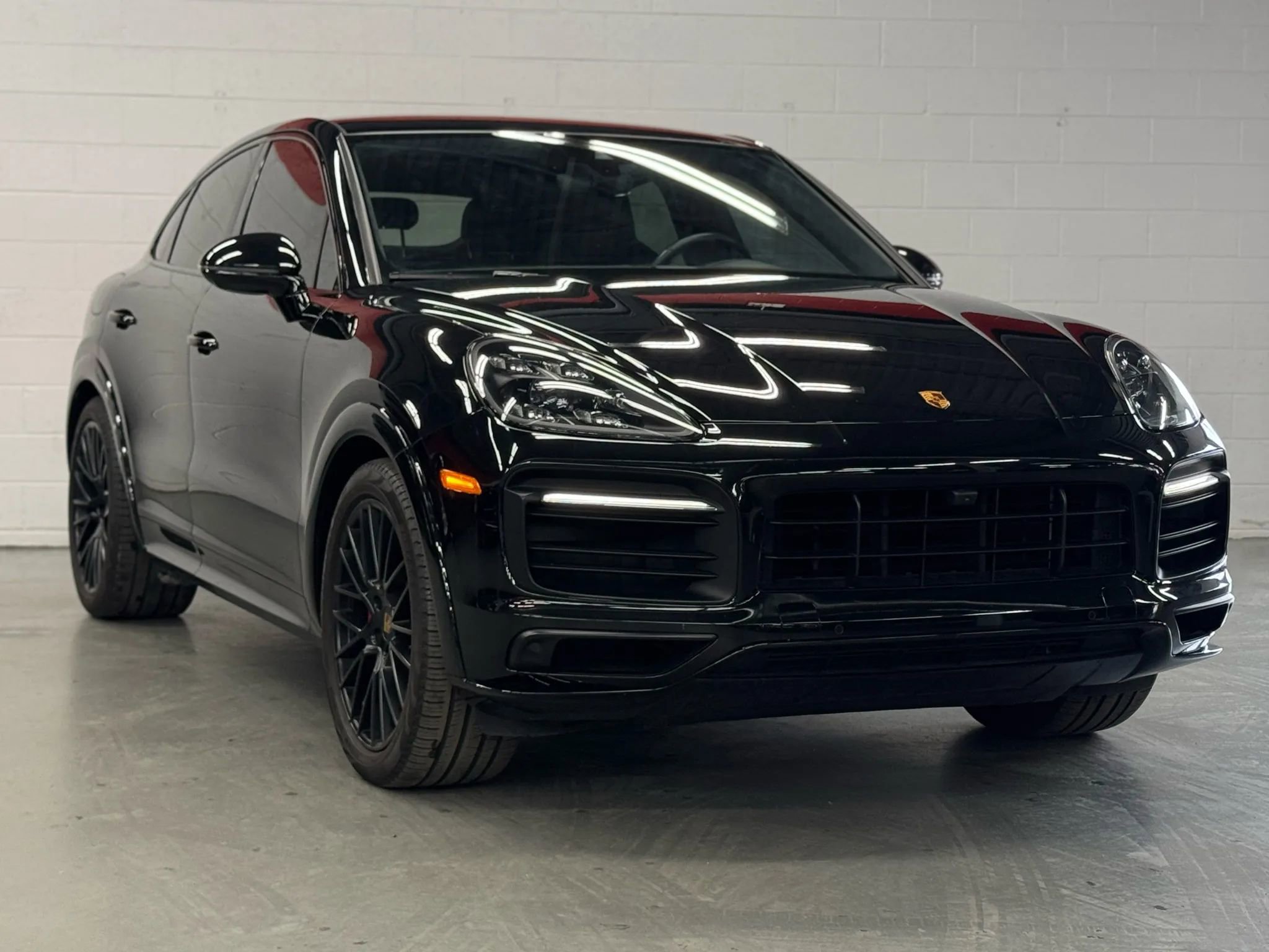 Used 2023 Porsche Cayenne GTS image 11