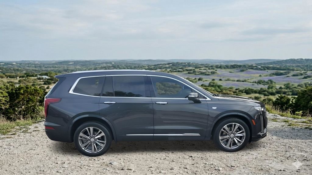 Used 2022 Cadillac XT6 Premium Luxury image 13