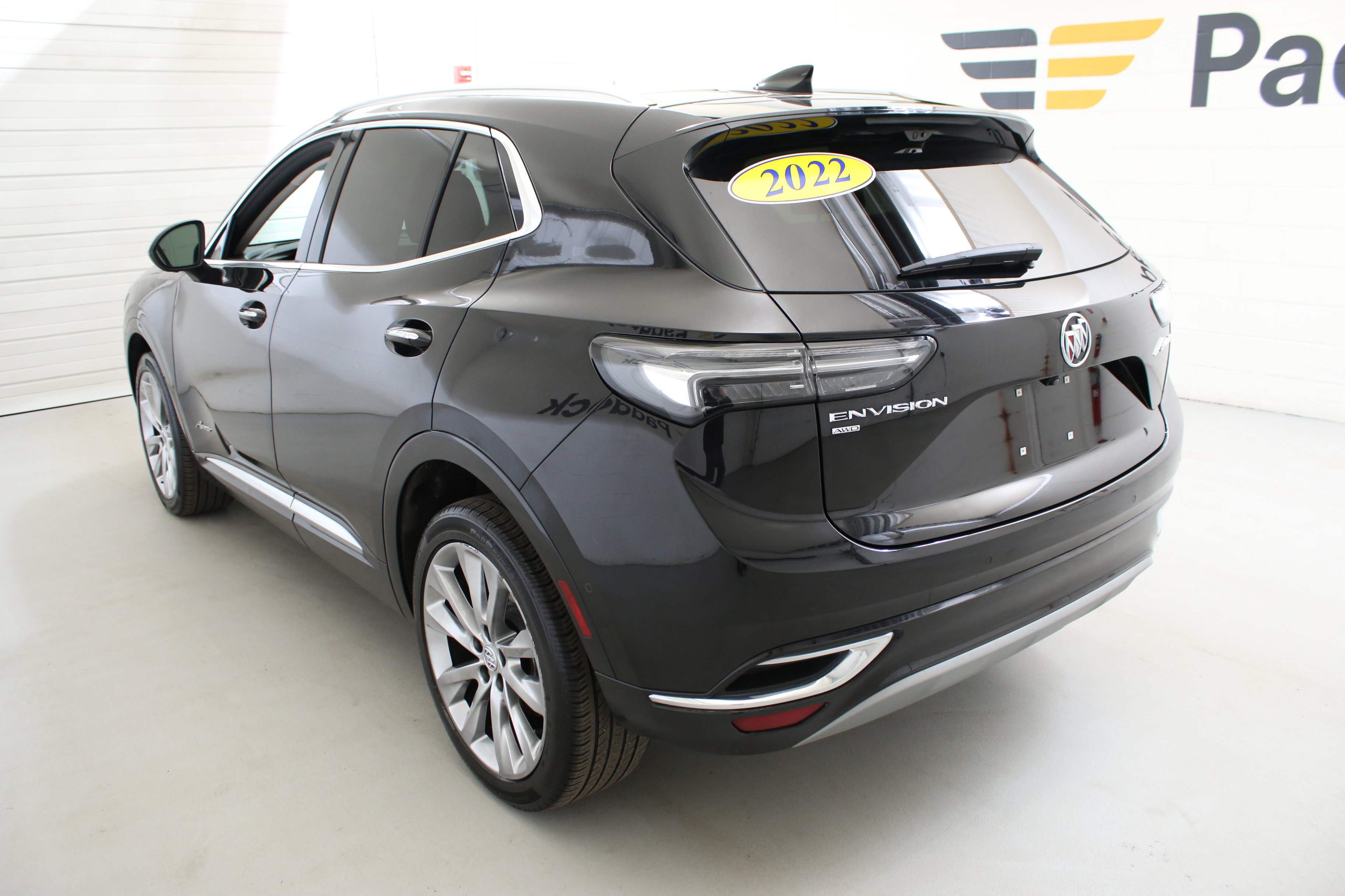 Used 2022 Buick Envision Avenir w/ Technology Package II image 7