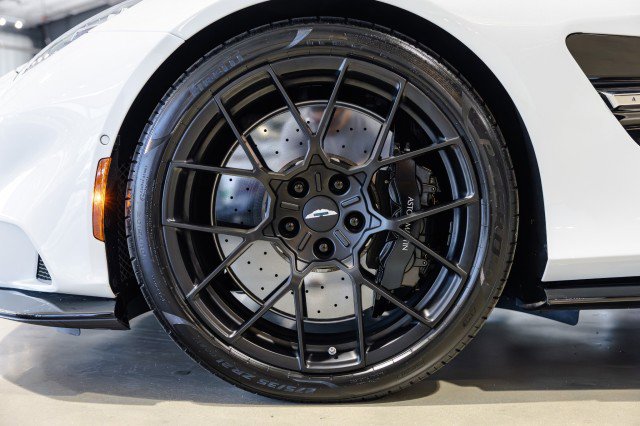 Used 2025 Aston Martin Vanquish RWD image 22