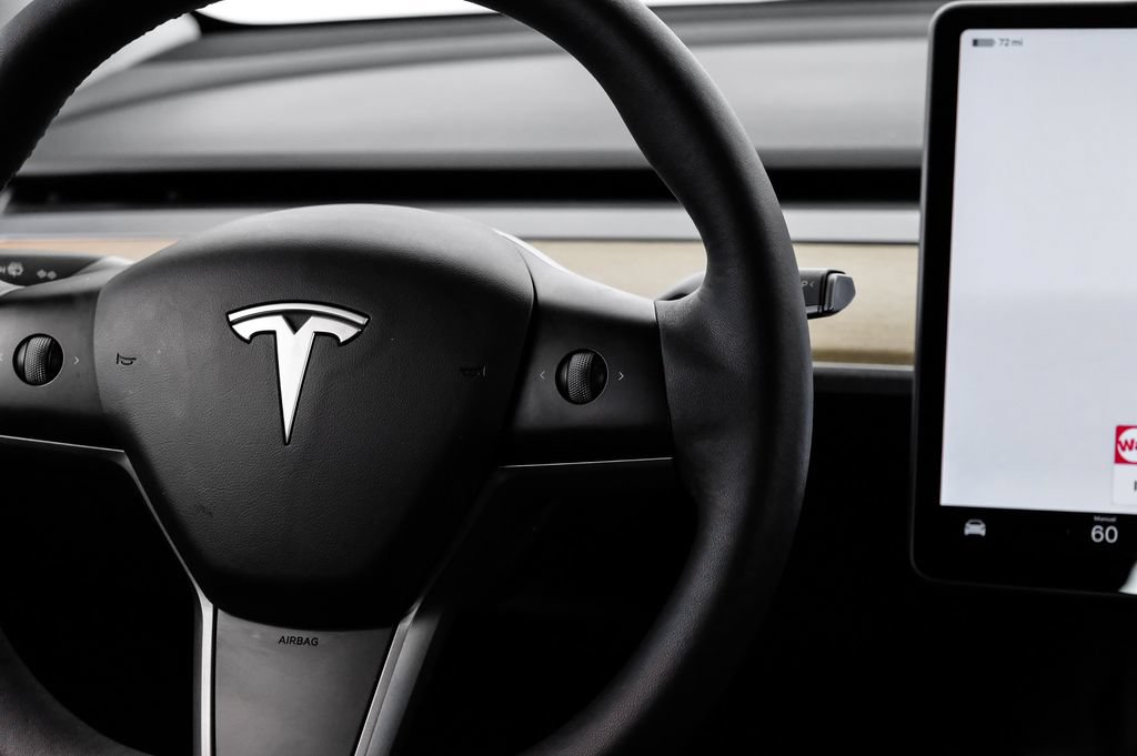 Used 2022 Tesla Model Y Long Range AWD/4WD image 18
