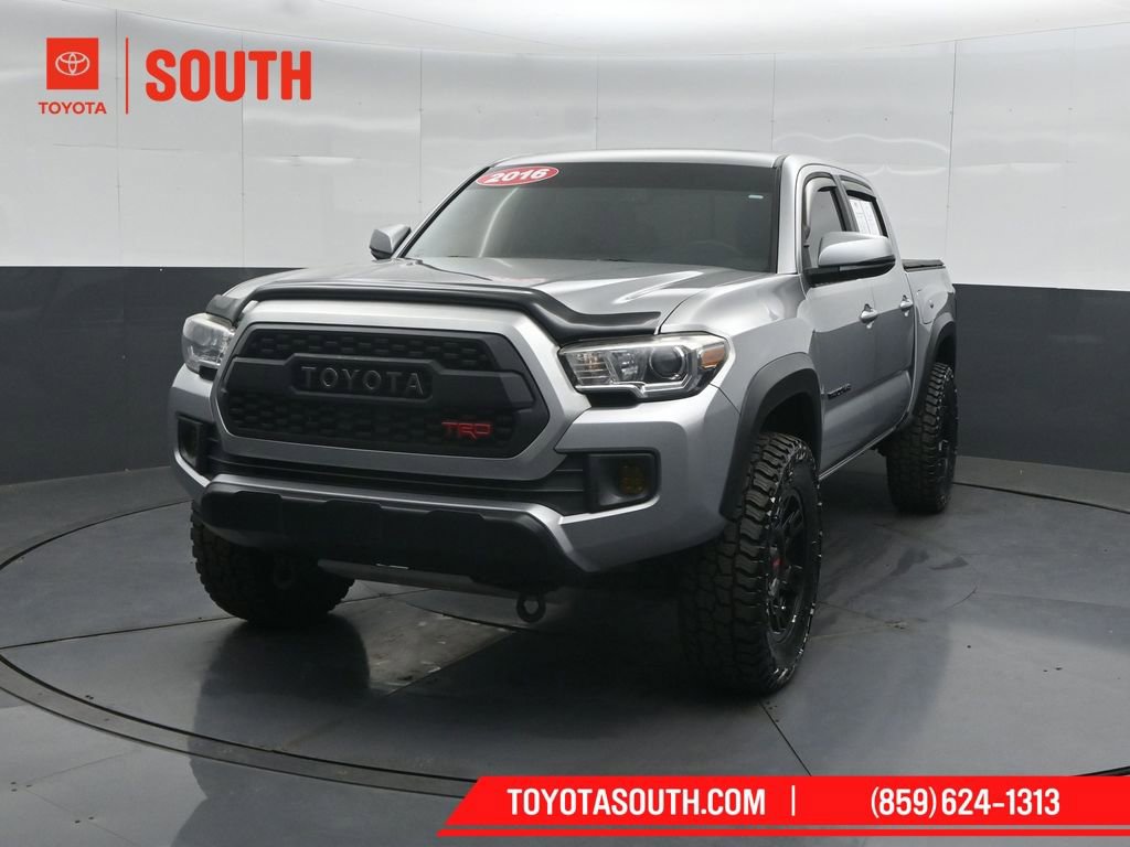 Used 2016 Toyota Tacoma TRD Off-Road AWD/4WD image 6