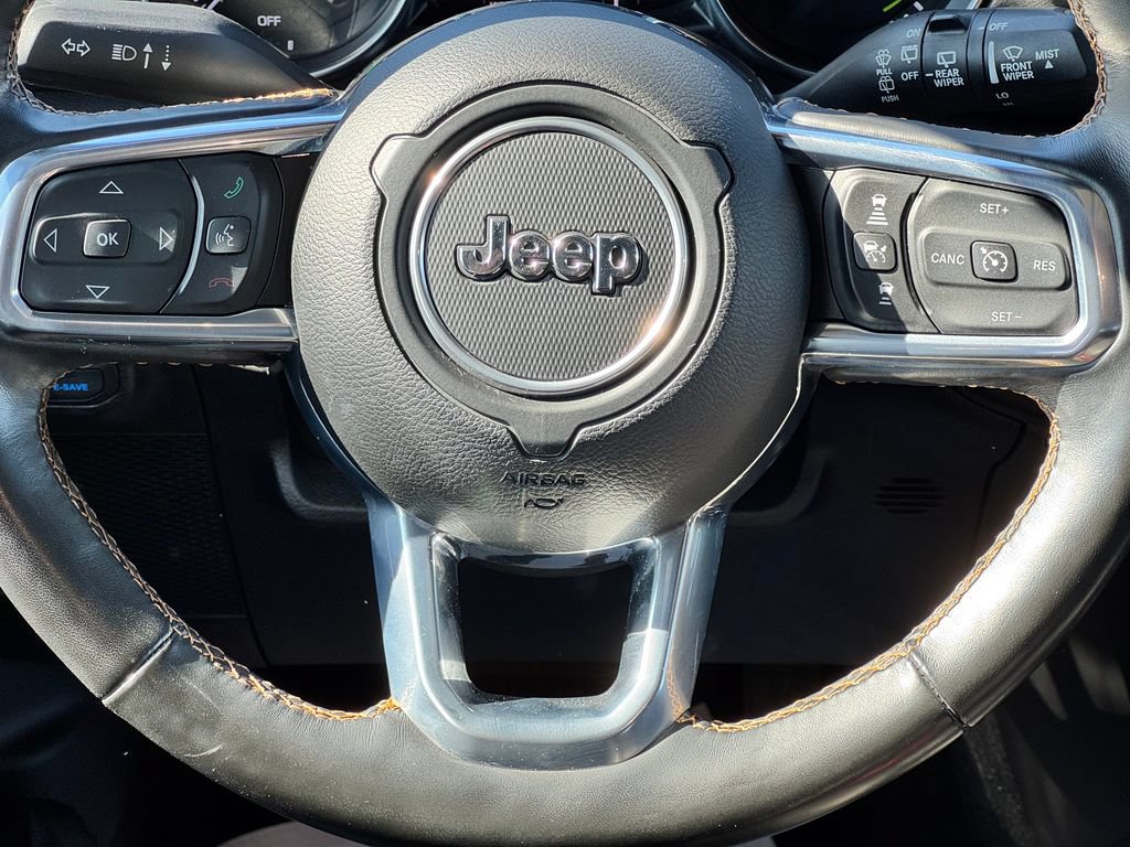 Used 2022 Jeep Wrangler Unlimited Sahara AWD/4WD image 22