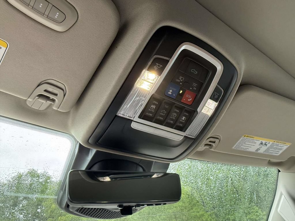 Used 2023 RAM 1500 Limited AWD/4WD image 27