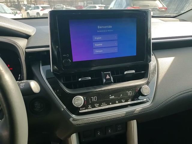 Certified 2025 Toyota Corolla Cross XLE image 17