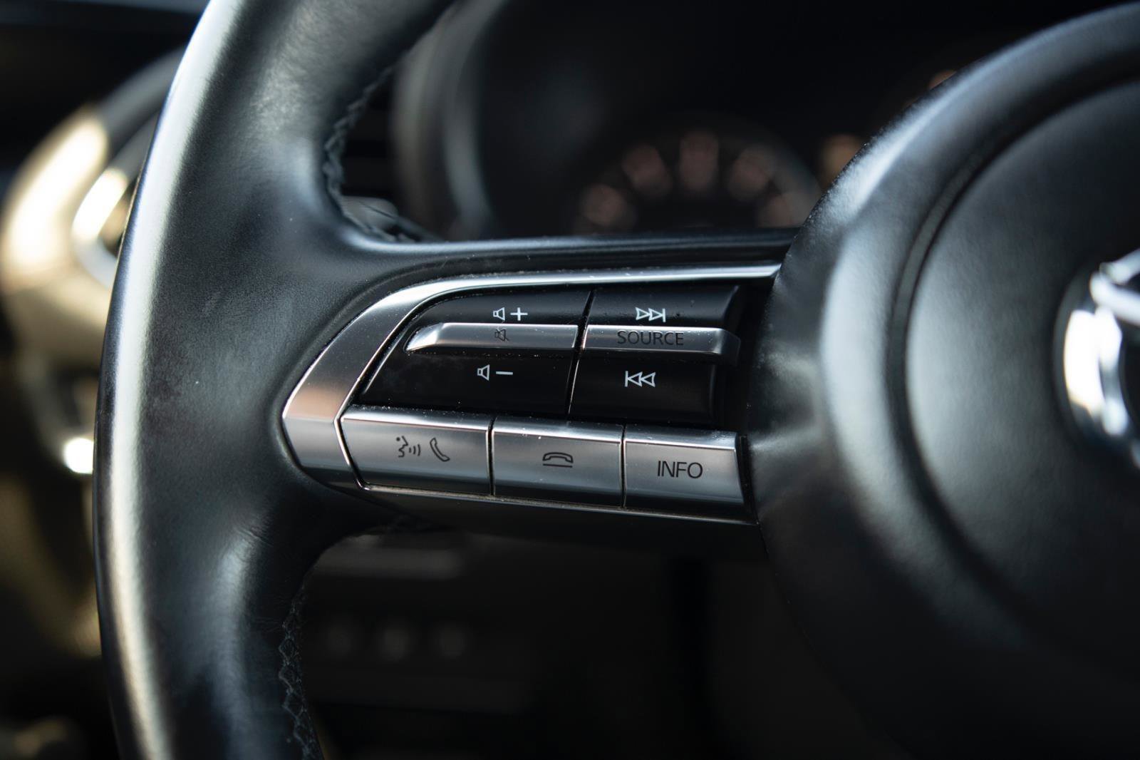 Used 2020 MAZDA MAZDA3 AWD Hatchback w/ Preferred Pkg image 6