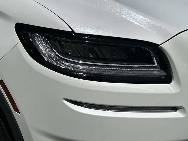 Used 2022 Lincoln Nautilus FWD w/ Premium Package image 10