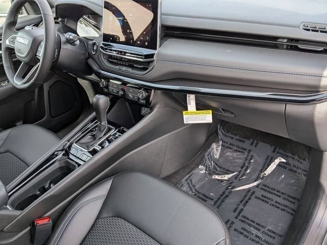New 2026 Jeep Compass Latitude AWD/4WD image 34