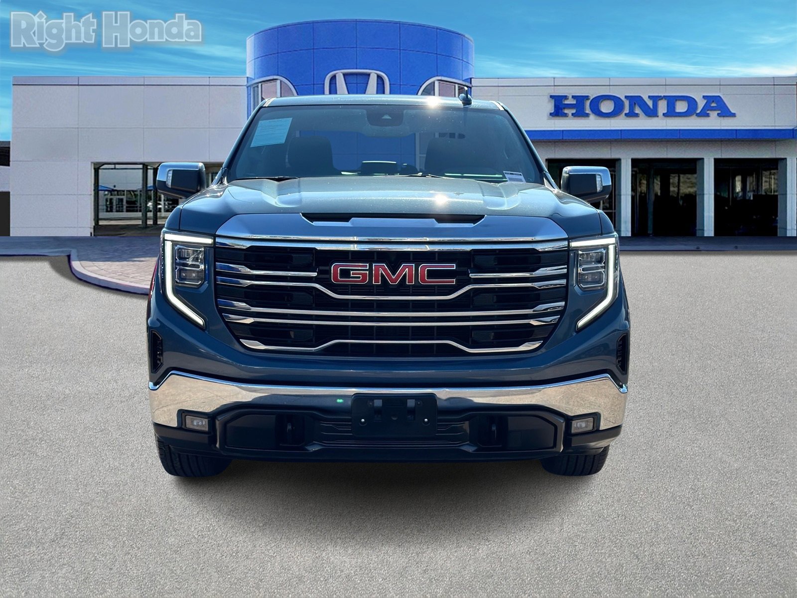 Used 2024 GMC Sierra 1500 SLT image 9