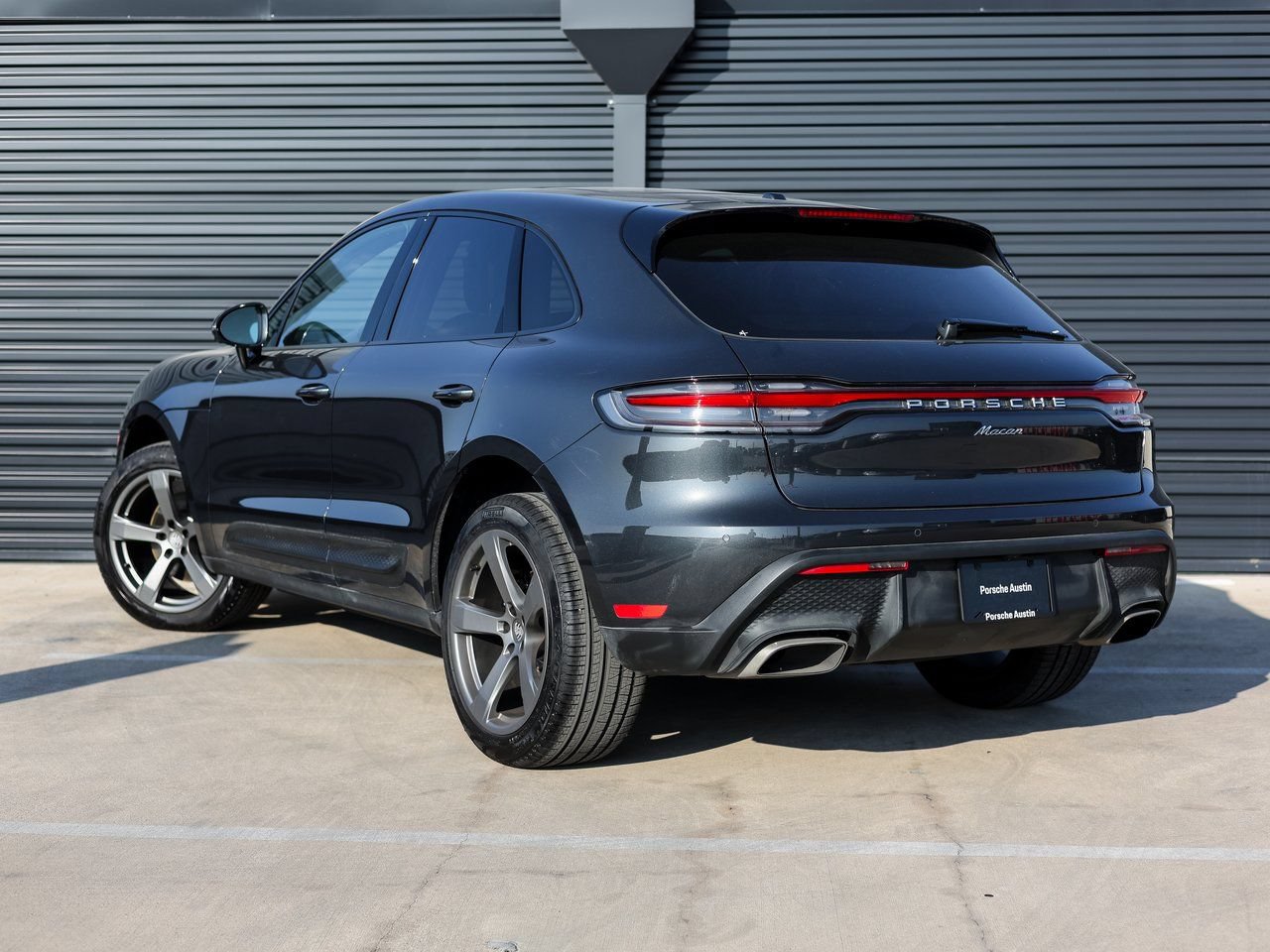 Certified 2026 Porsche Macan AWD/4WD image 3