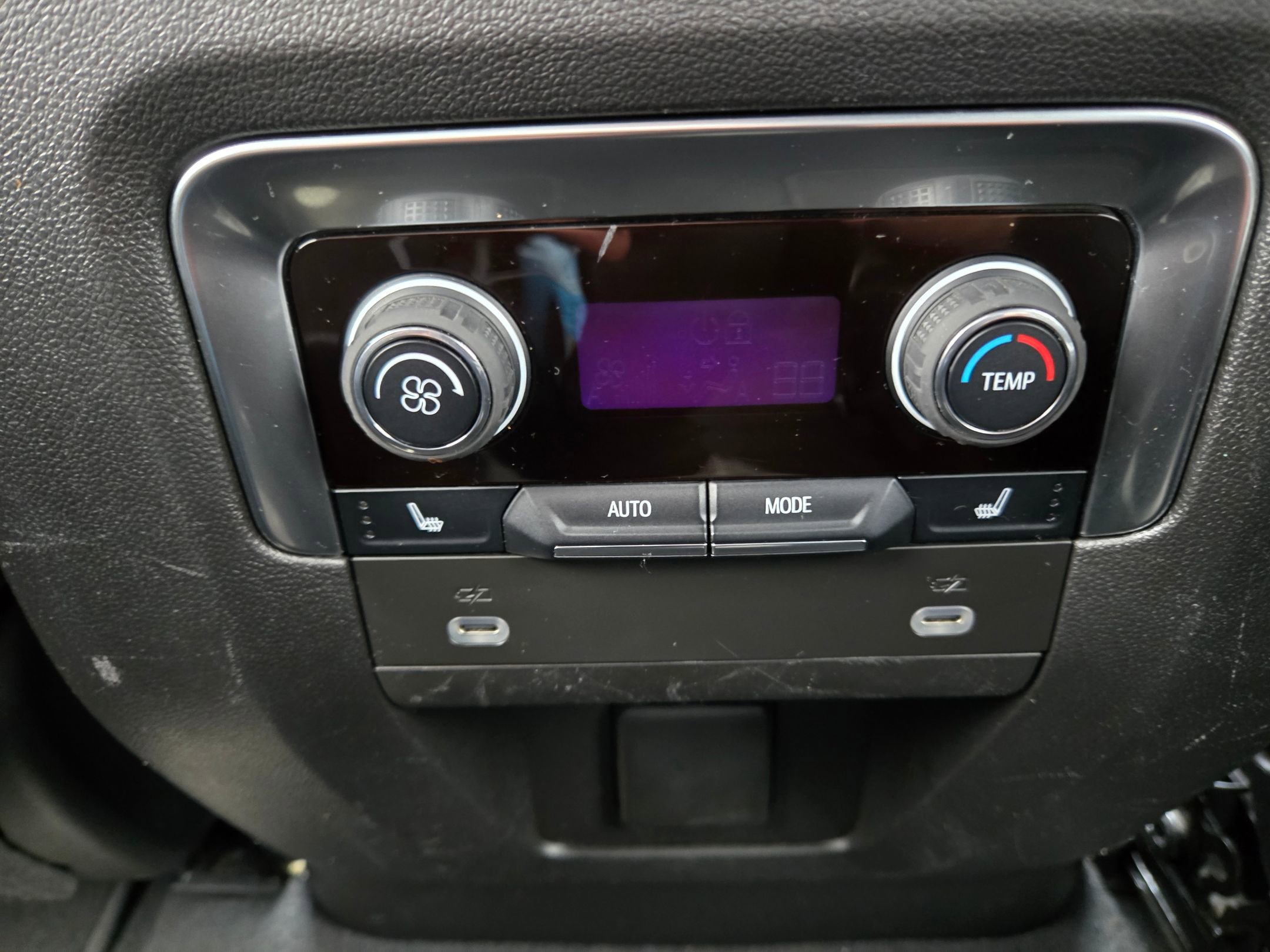 Used 2024 Chevrolet Tahoe Premier image 33