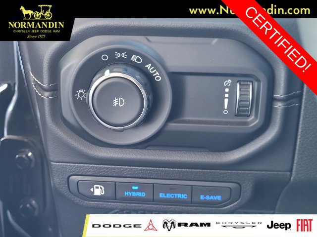 Certified 2025 Jeep Wrangler Unlimited Sahara AWD/4WD image 14