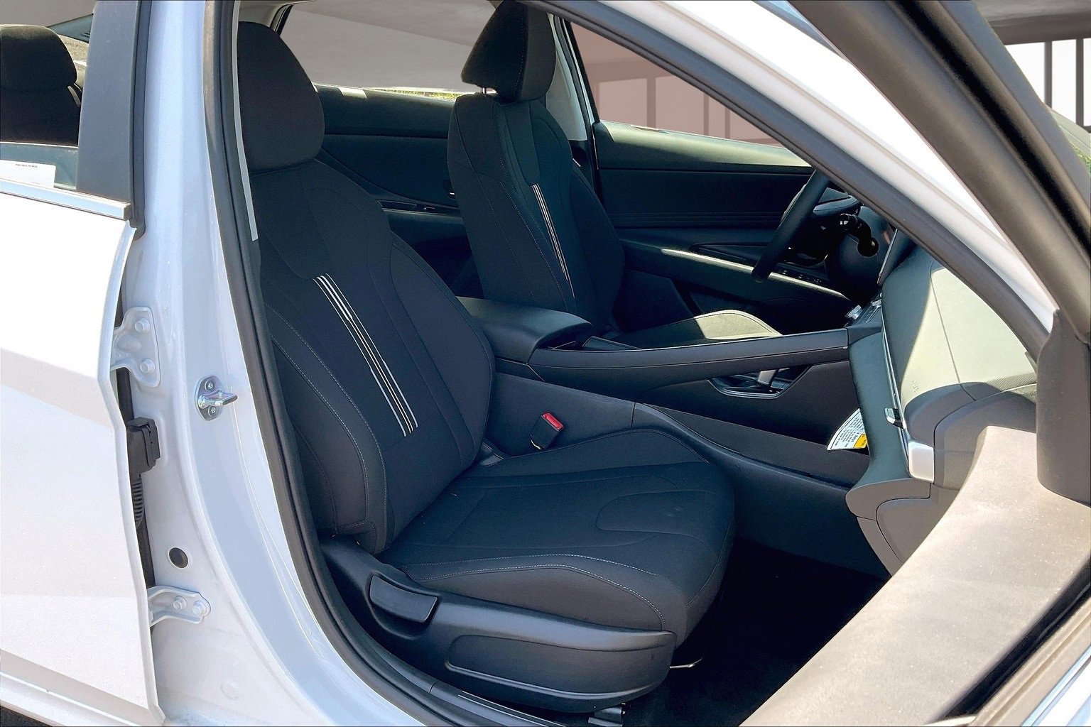 New 2025 Hyundai Elantra SEL image 11