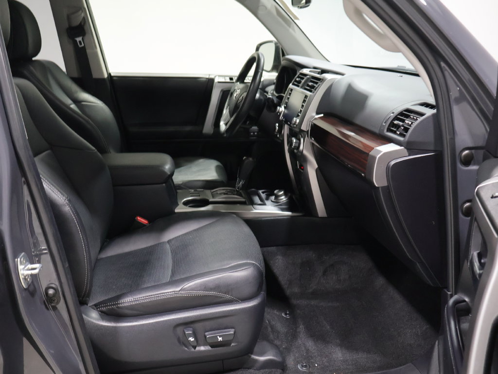 Used 2024 Toyota 4Runner Limited AWD/4WD image 22