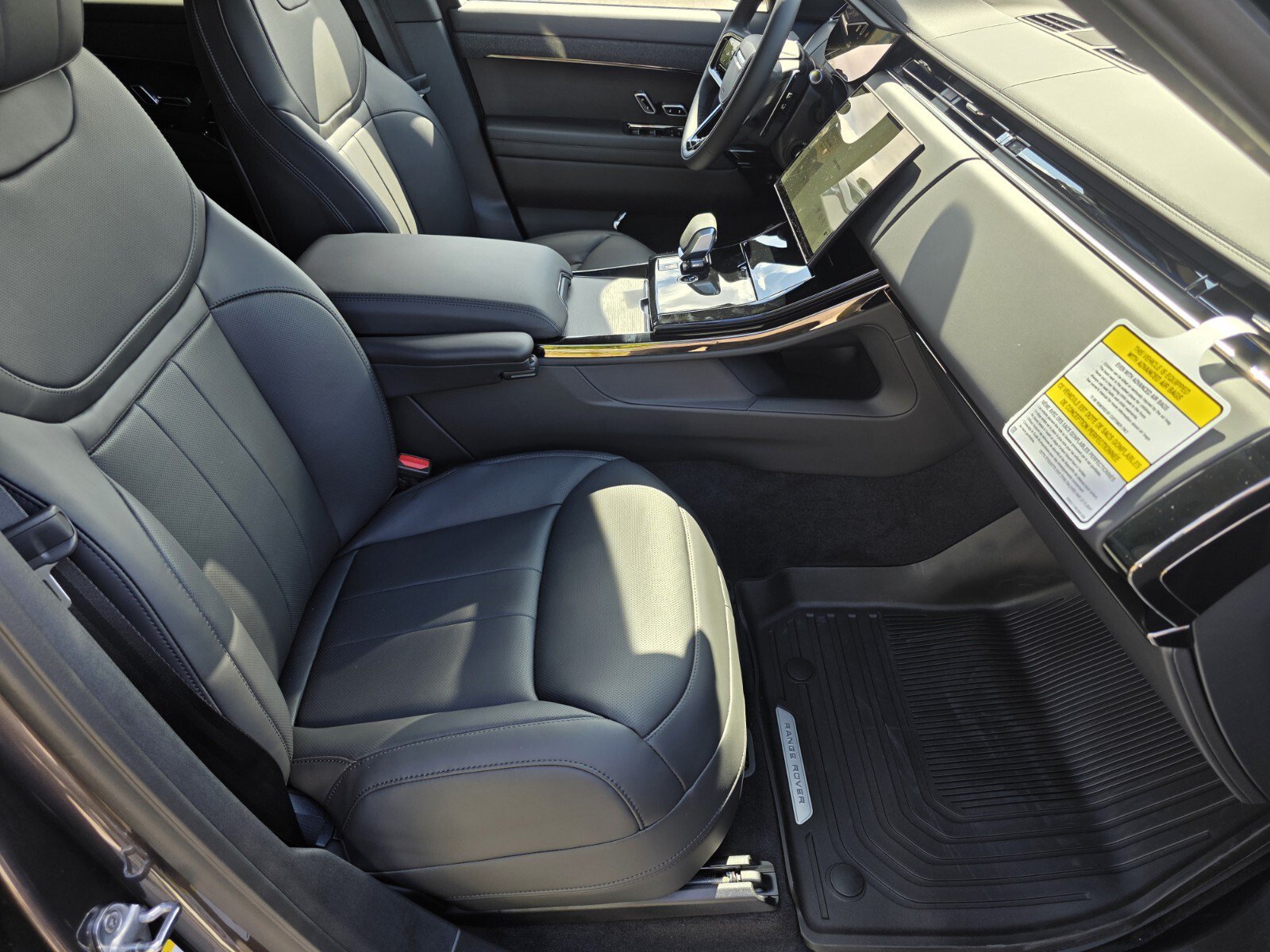 New 2026 Land Rover Range Rover Sport Dynamic SE AWD/4WD image 3