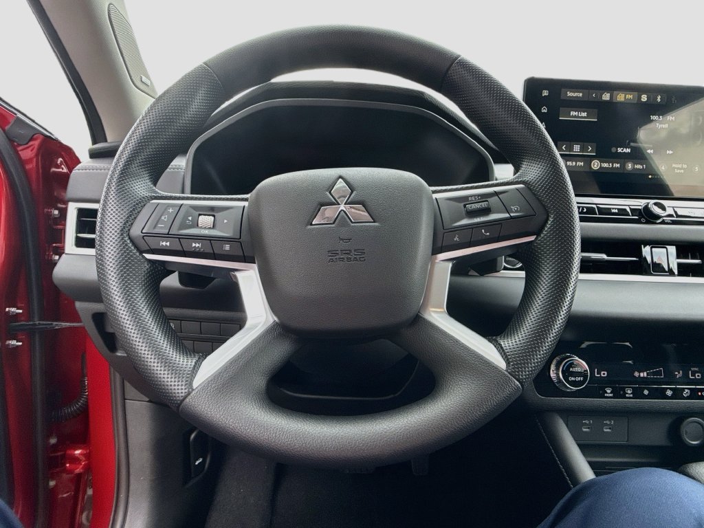 New 2026 Mitsubishi Outlander ES FWD image 11