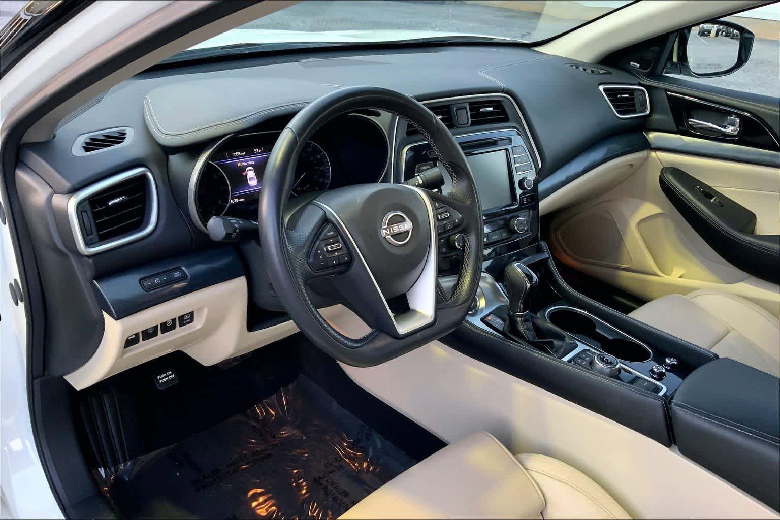 Used 2023 Nissan Maxima Platinum w/ Sport Mat Group FWD image 17