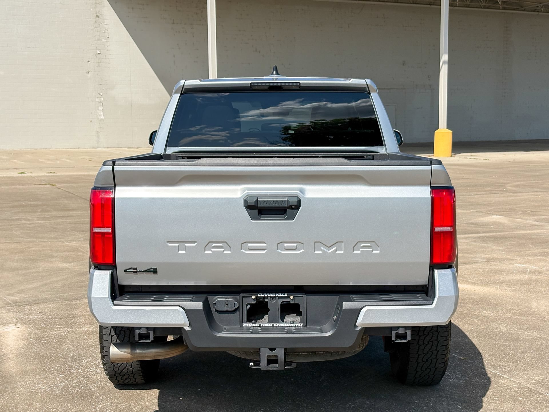 Used 2024 Toyota Tacoma TRD Off-Road AWD/4WD image 13