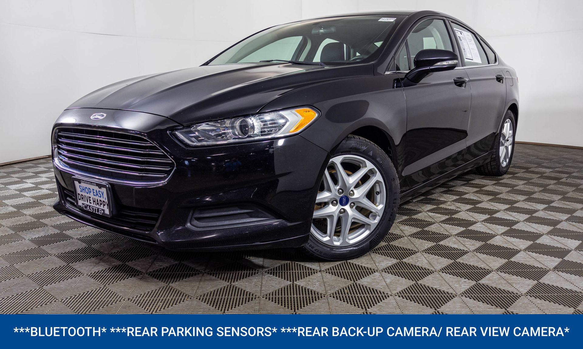 Used 2016 Ford Fusion SE FWD image 2