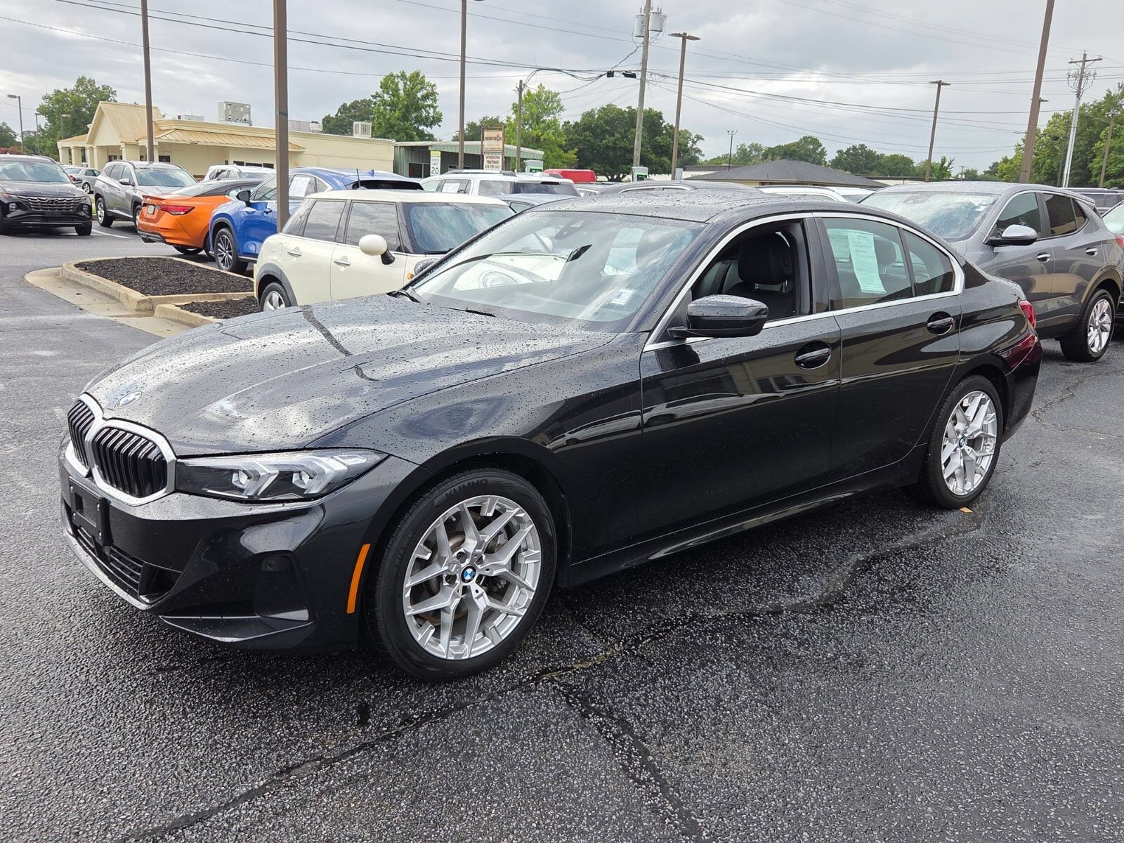 Used 2025 BMW 330i Sedan RWD image 3