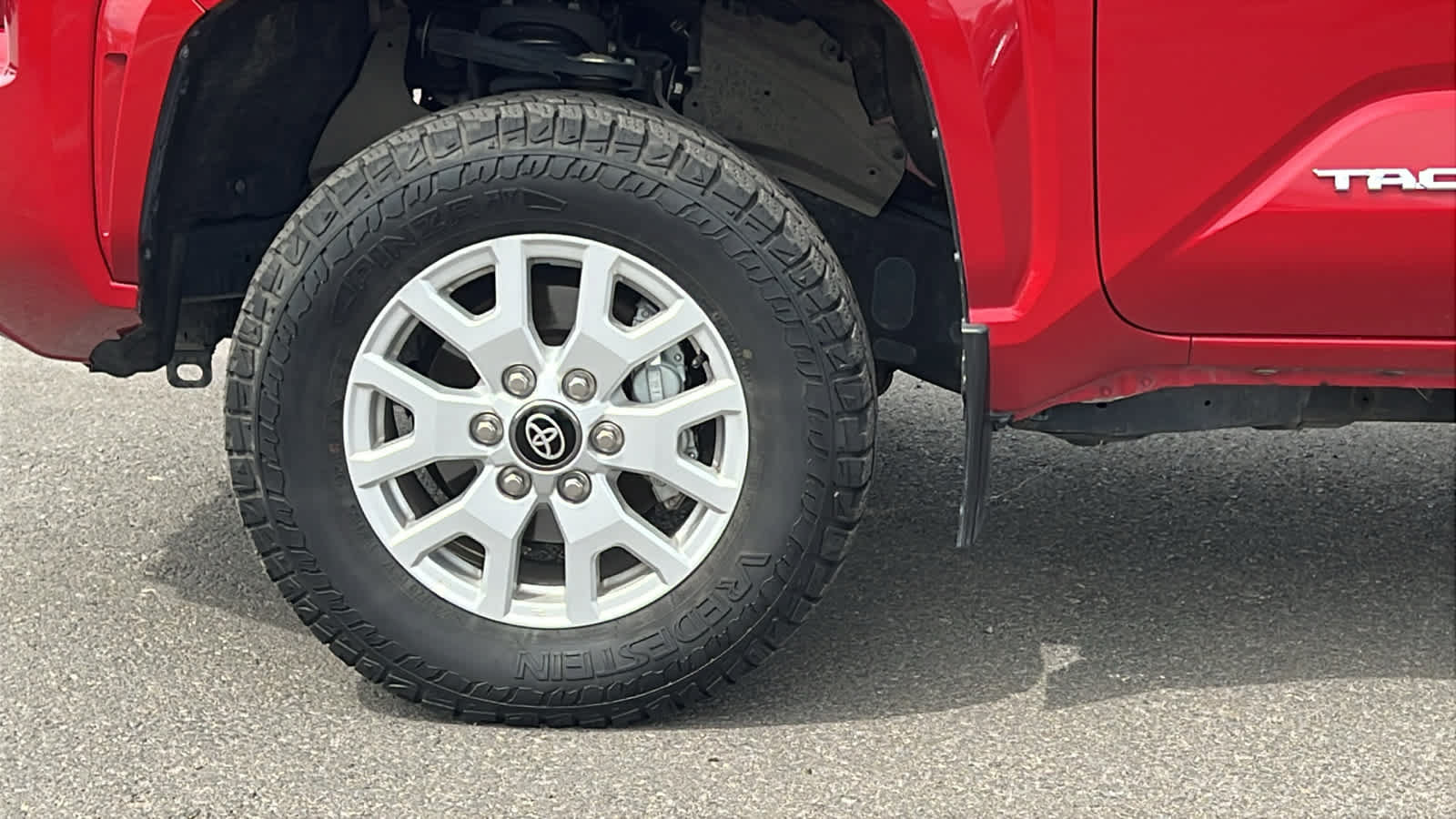 Used 2024 Toyota Tacoma SR5 AWD/4WD image 9