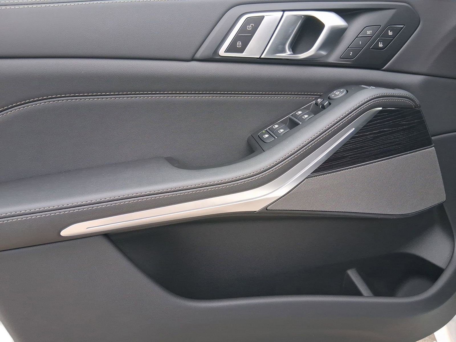 New 2026 BMW X5 xDrive40i w/ M Sport Package image 11