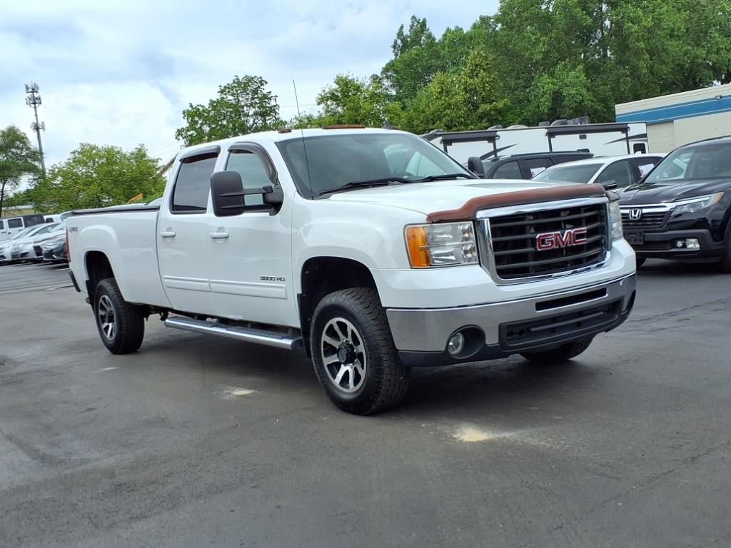 Used 2010 GMC Sierra 3500 SLT w/ SLT Convenience Package AWD/4WD image 7