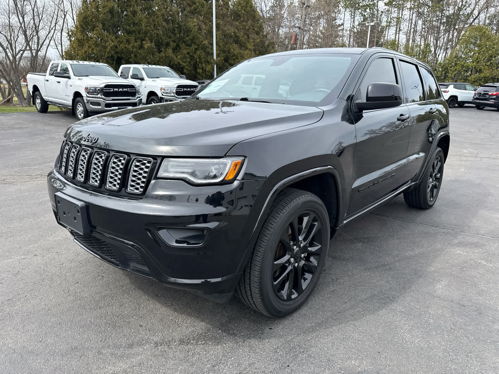 Used 2022 Jeep Grand Cherokee Laredo X AWD/4WD image 7