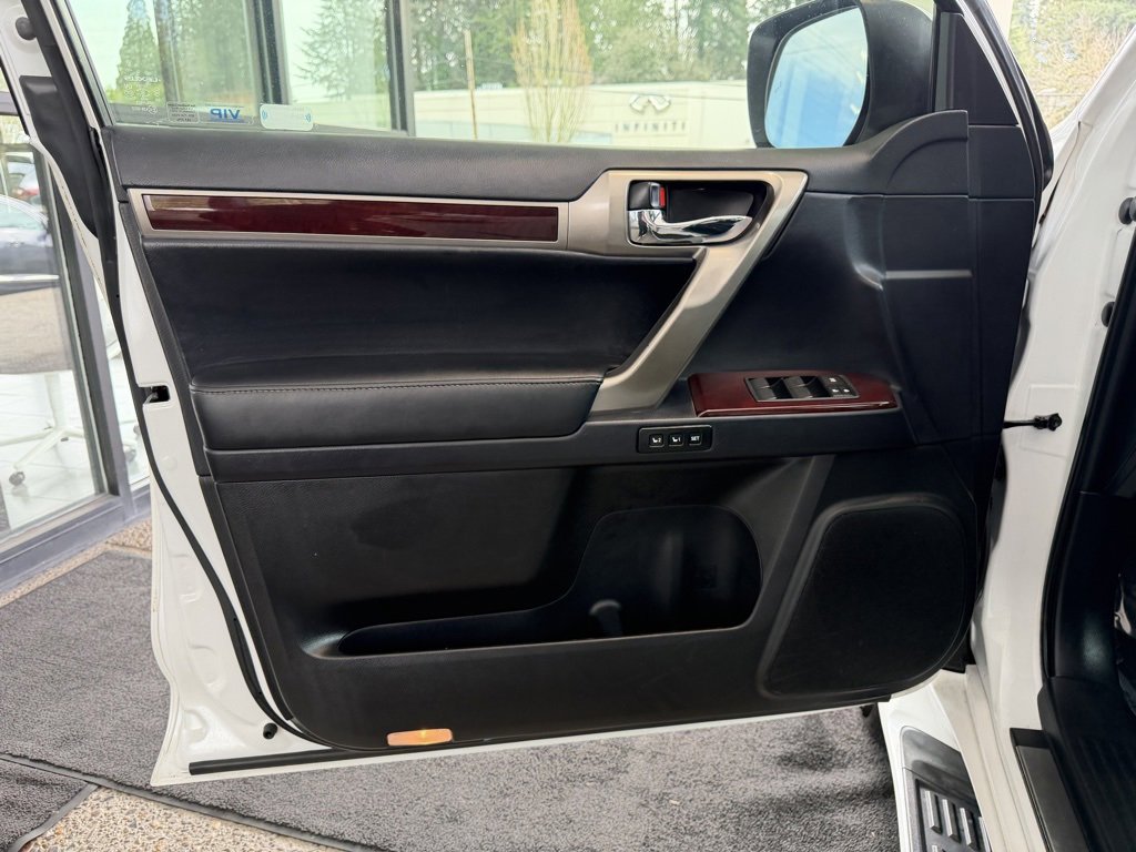 Used 2018 Lexus GX 460 Luxury image 11