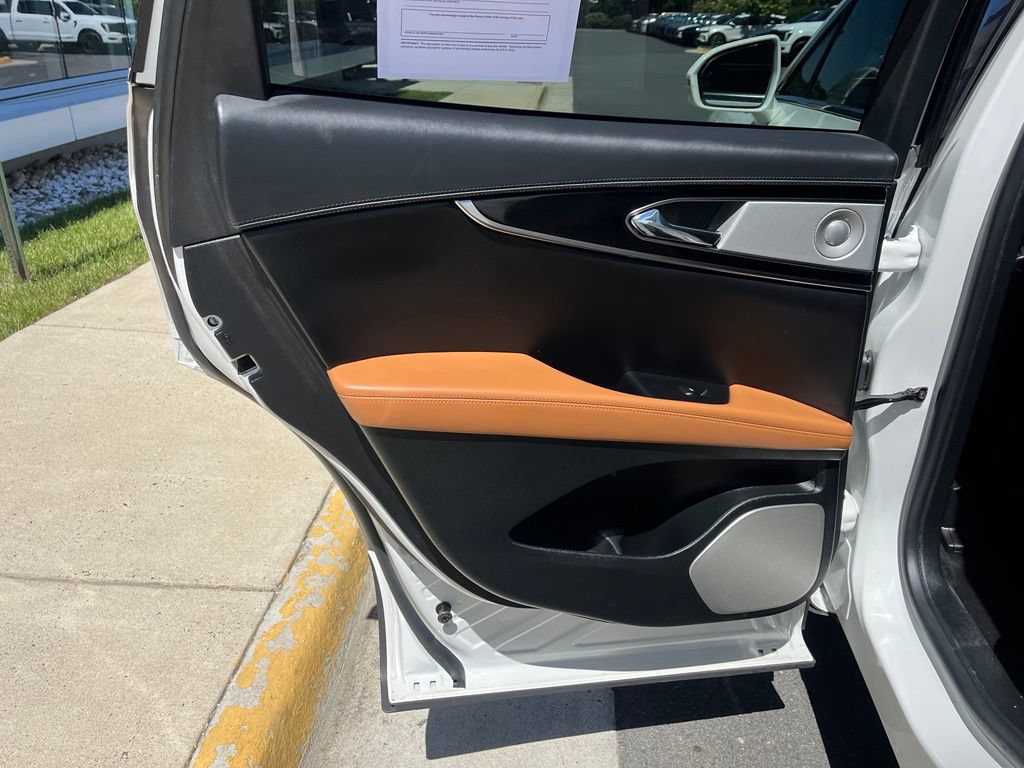 Certified 2022 Lincoln Nautilus Black Label AWD/4WD image 19