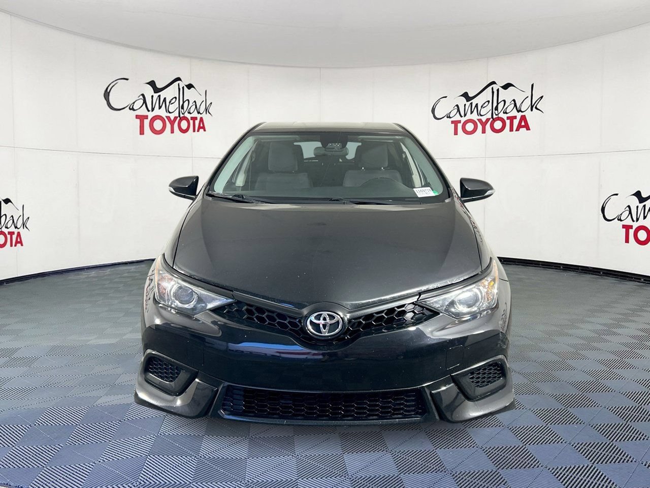 Used 2017 Toyota Corolla iM FWD image 2