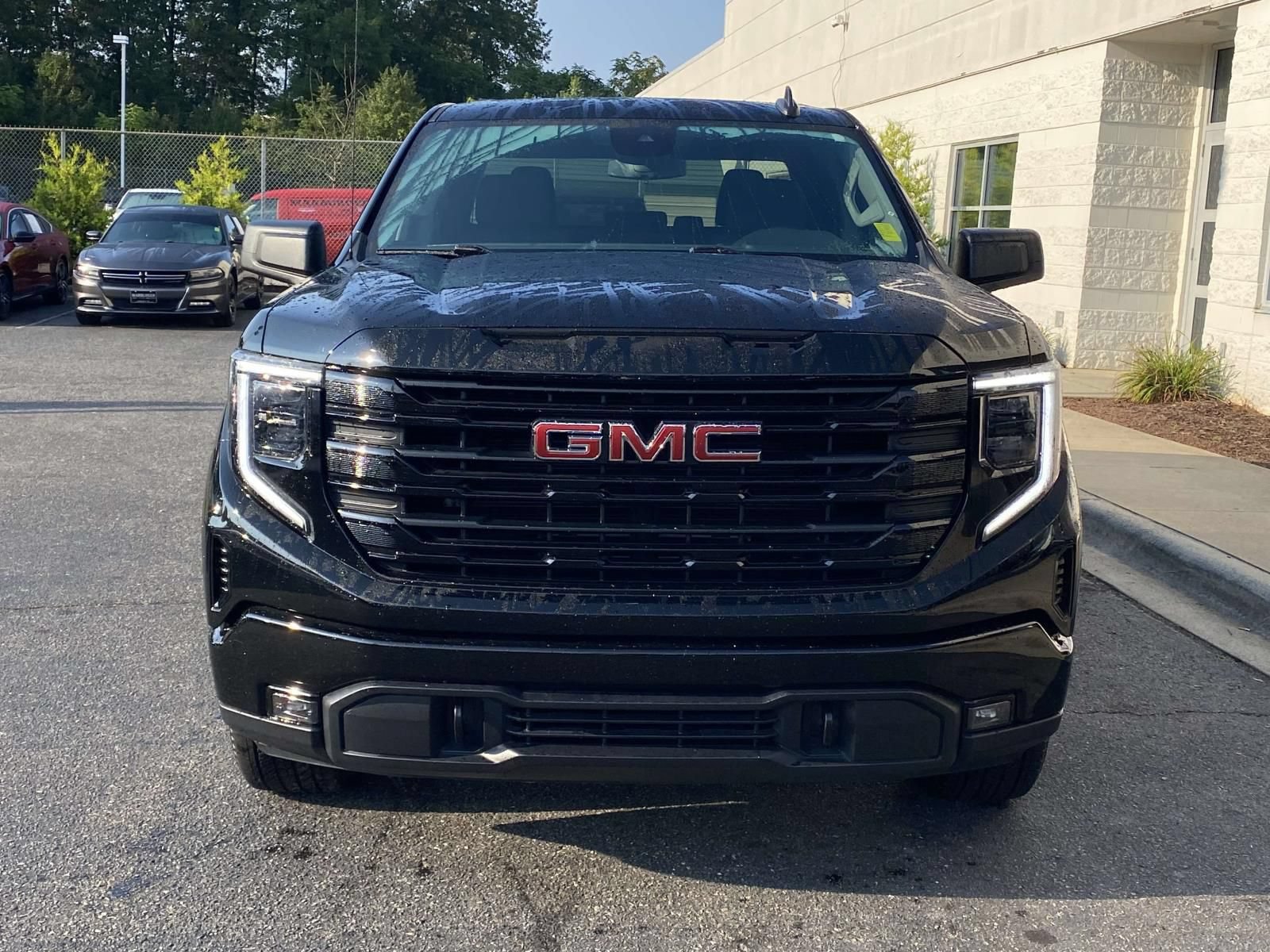 Used 2024 GMC Sierra 1500 Elevation AWD/4WD image 2