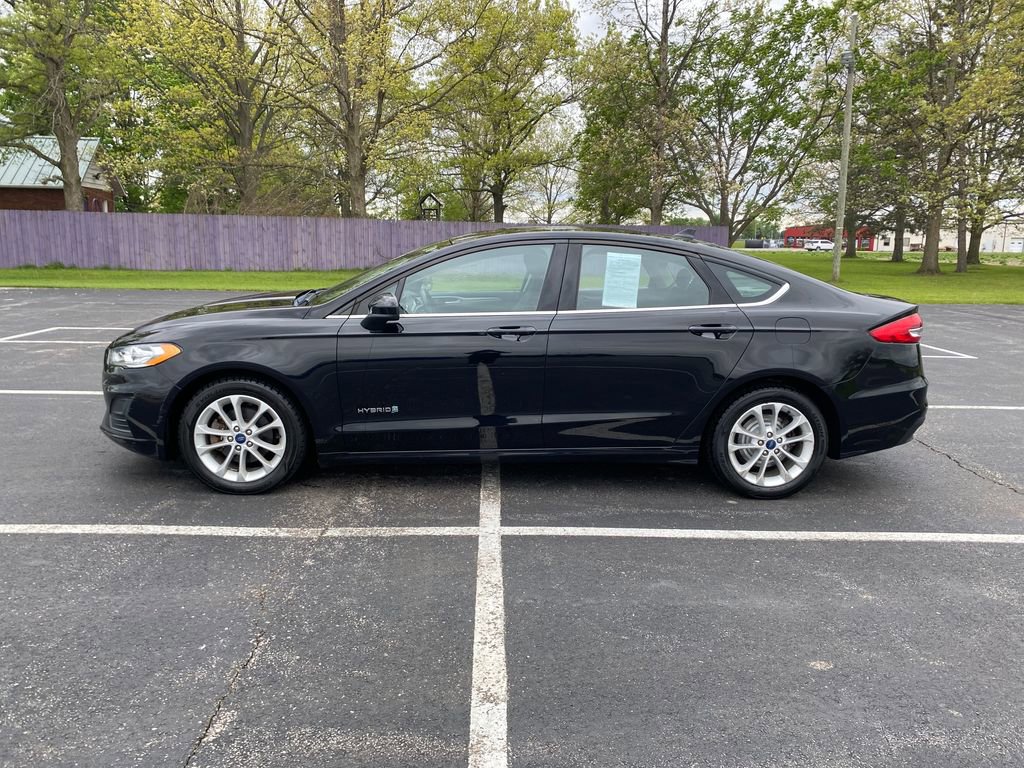 Used 2019 Ford Fusion SE FWD image 4