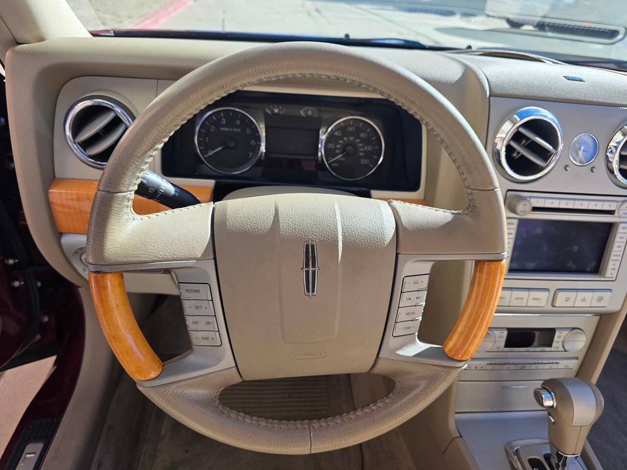 Used 2007 Lincoln MKZ image 17