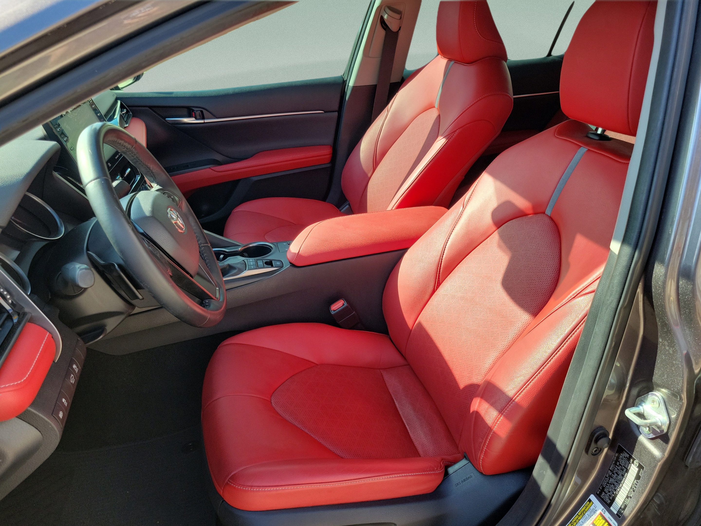 Used 2022 Toyota Camry XSE FWD image 10